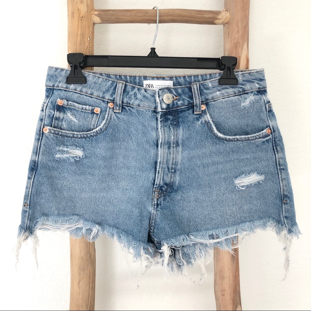 💋SOLD💋Zara Hi-Rise Distressed Blue Jean Shorts
